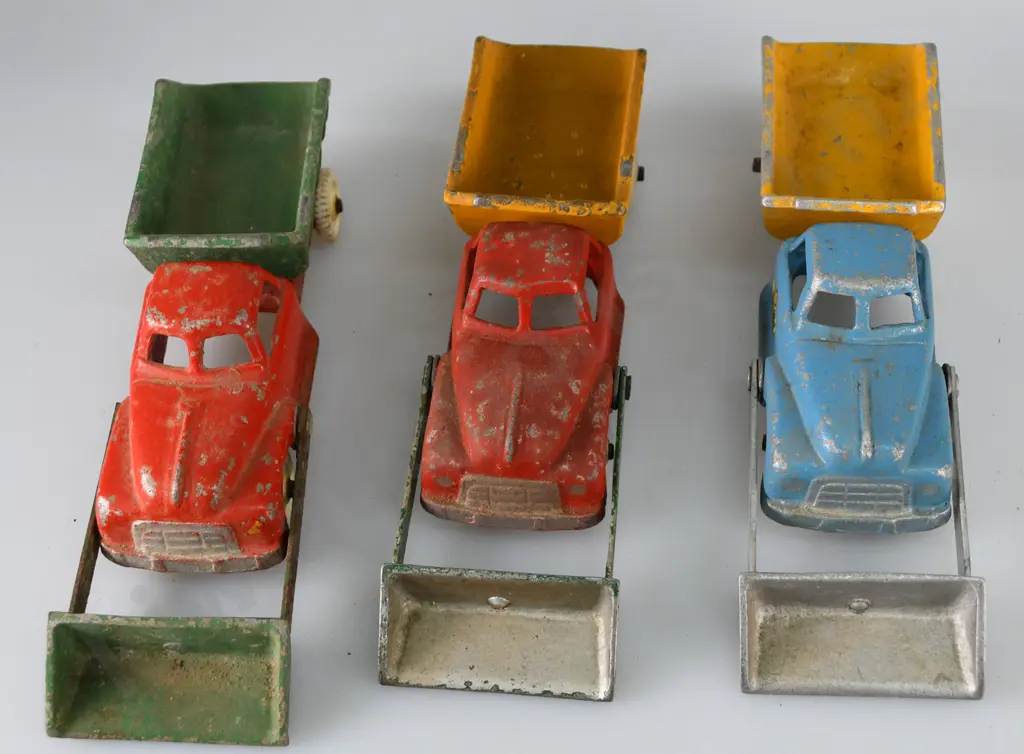 FUN HO SMALL FRONT END LOADER TIP TRUCKS Image 1++