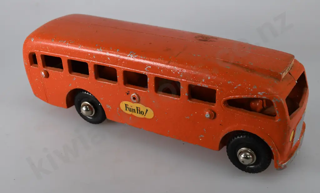 FUN HO TOURIST BUS Image 1++