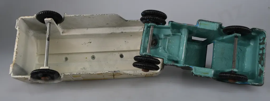 FUN HO FORD MILK TANKER Image 1++