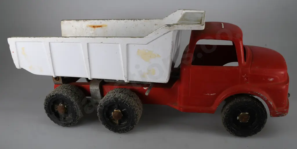FUN HO GIANT TIP TRUCK Image 1++