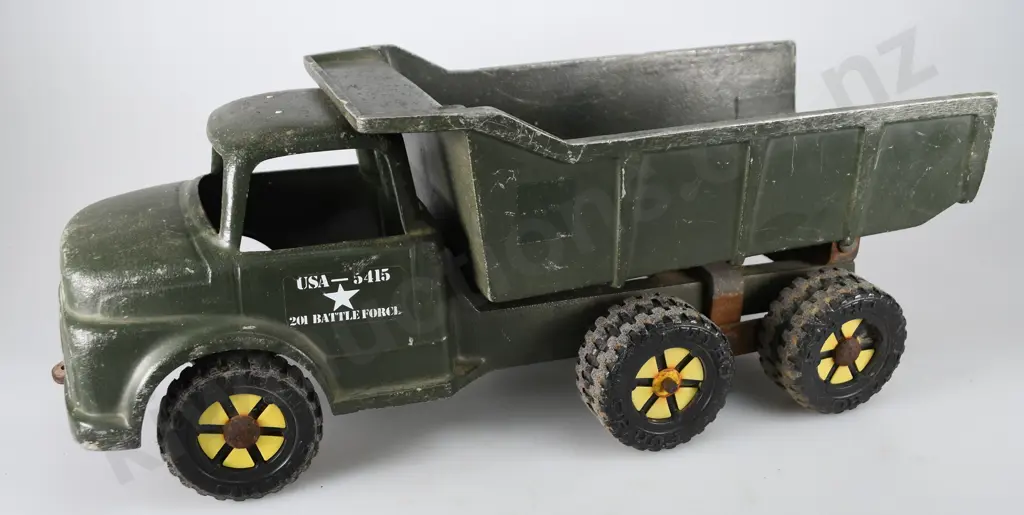 FUN HO ARMY TIP TRUCK Image 1++