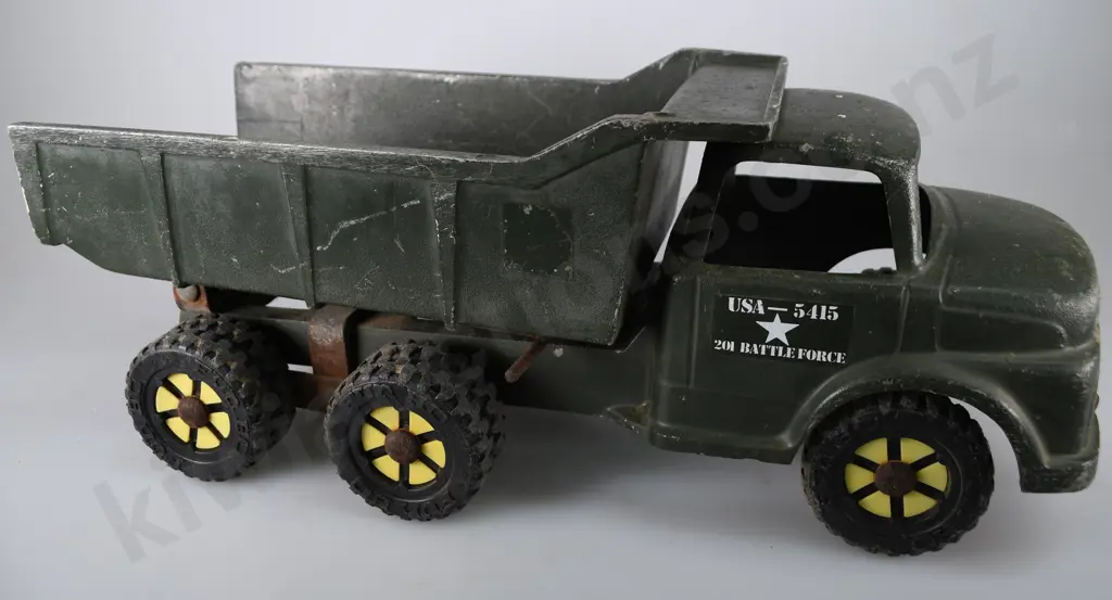 FUN HO ARMY TIP TRUCK Image 1++