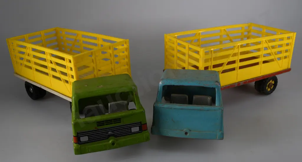 FUN HO FORD ARCTICULATED CATTLE TRUCKS Image 1++