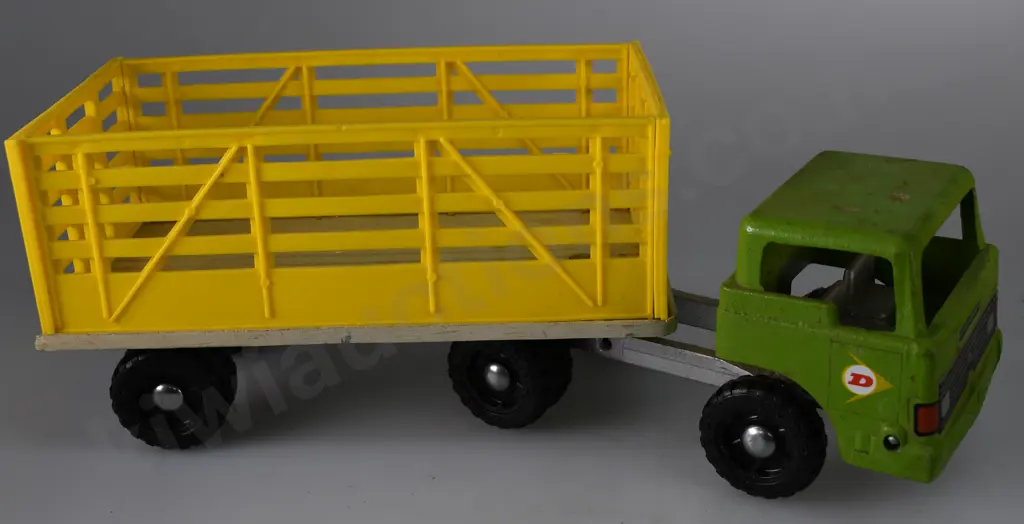 FUN HO FORD ARCTICULATED CATTLE TRUCKS Image 1++