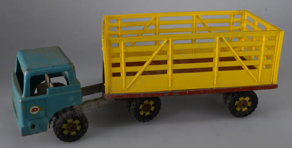 FUN HO FORD ARCTICULATED CATTLE TRUCKS Image 1++