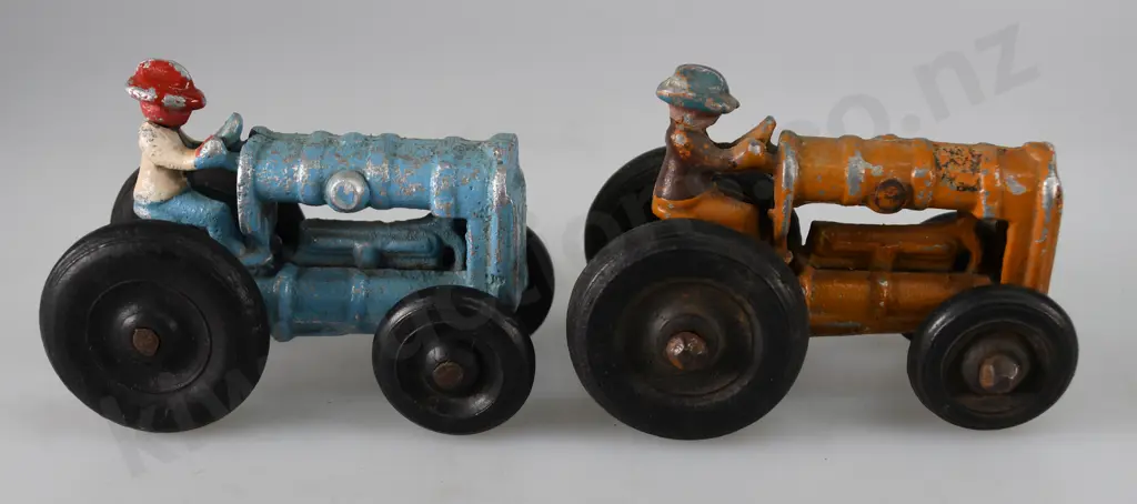 FUN HO SMALL TRACTORS Image 1++