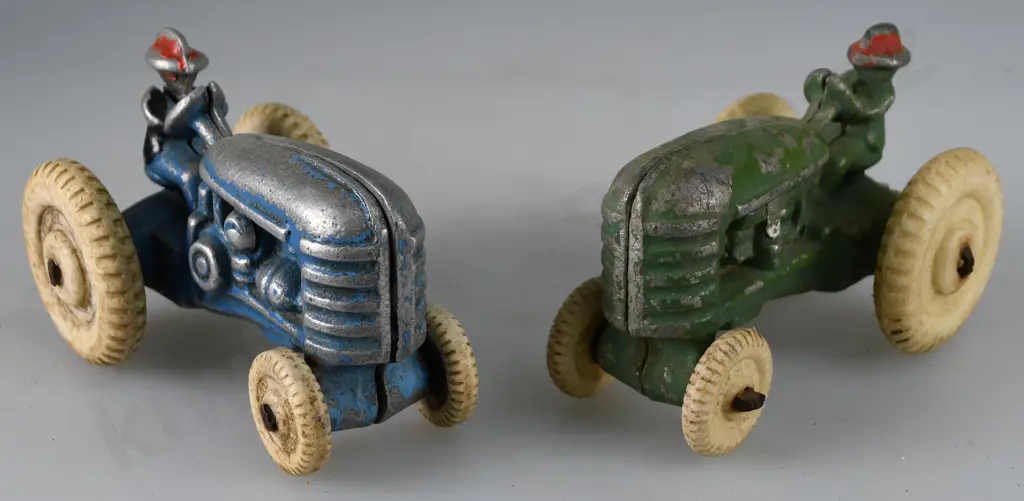 FUN HO SMALL TRACTORS Image 1++