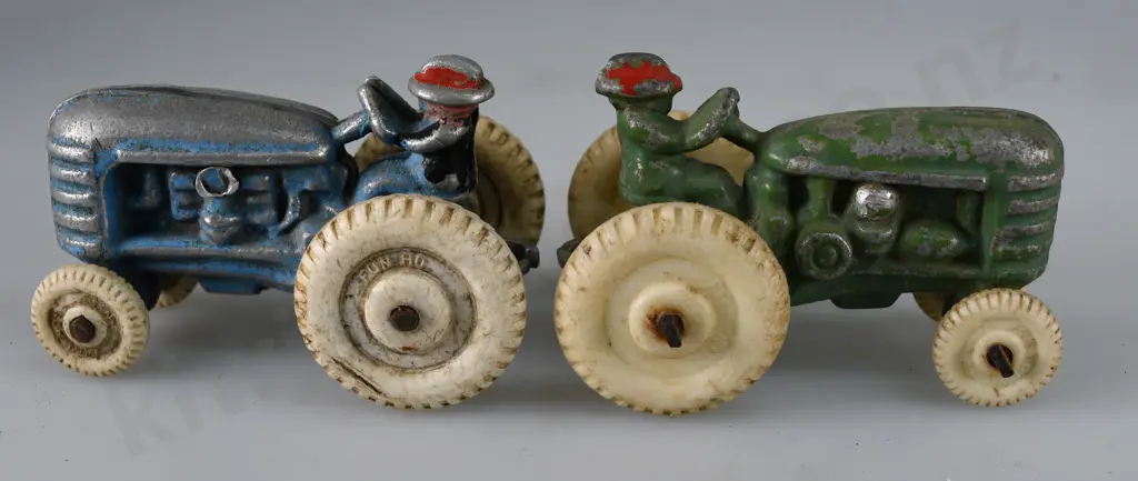FUN HO SMALL TRACTORS Image 1++