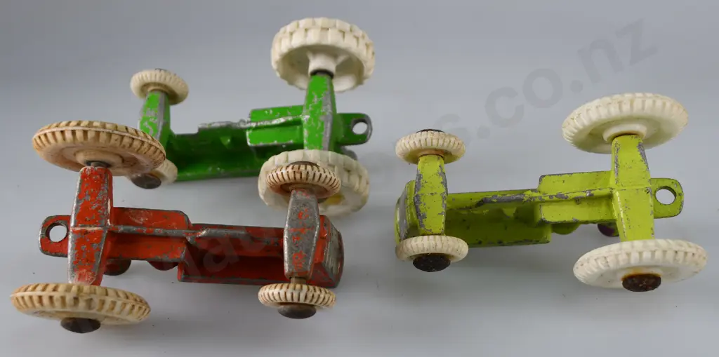 FUN HO SMALL TRACTORS Image 1++