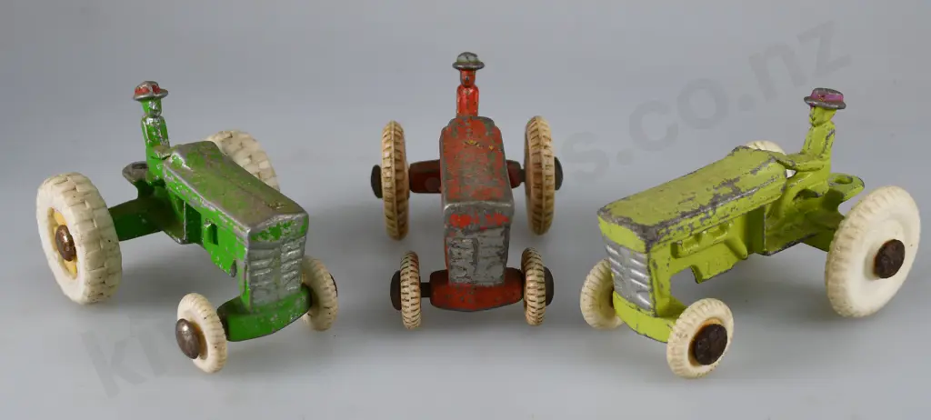 FUN HO SMALL TRACTORS Image 1++