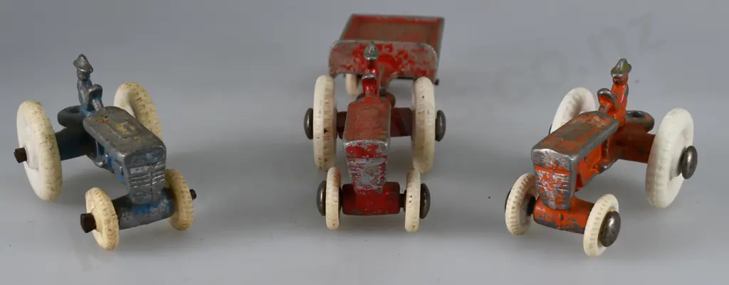 FUN HO SMALL TRACTORS Image 1++