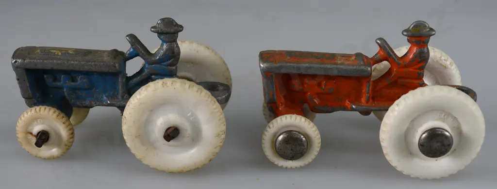 FUN HO SMALL TRACTORS Image 1++