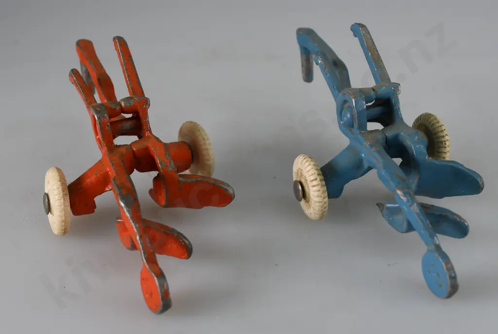 FUN HO FARM IMPLEMENTS FARROW PLOUGHS Image 1++