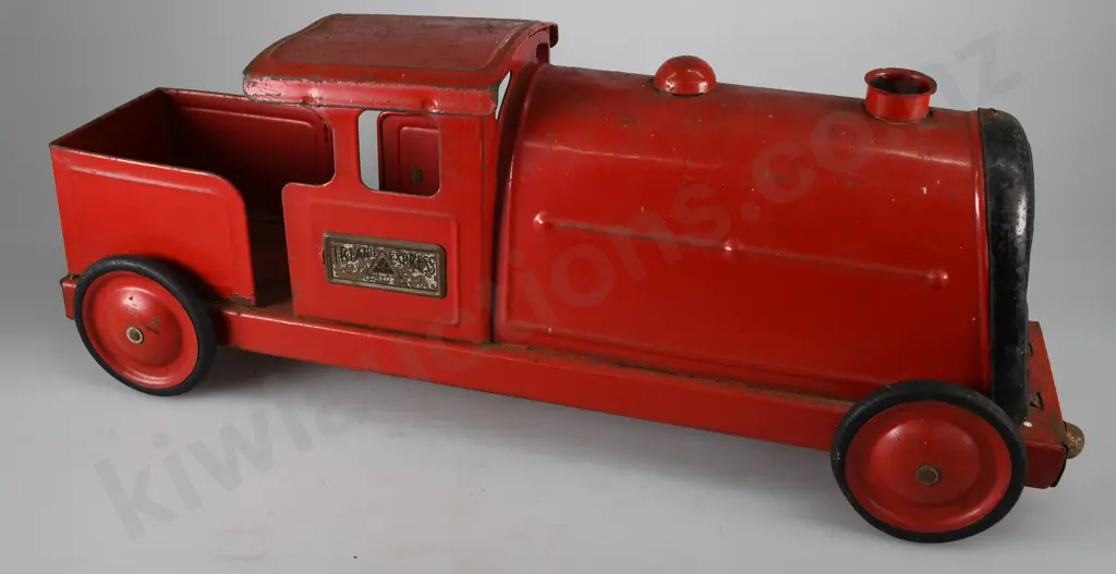 TRI-ANG EXPRESS LARGE TINPLATE LOCOMOTIVE Image 1++
