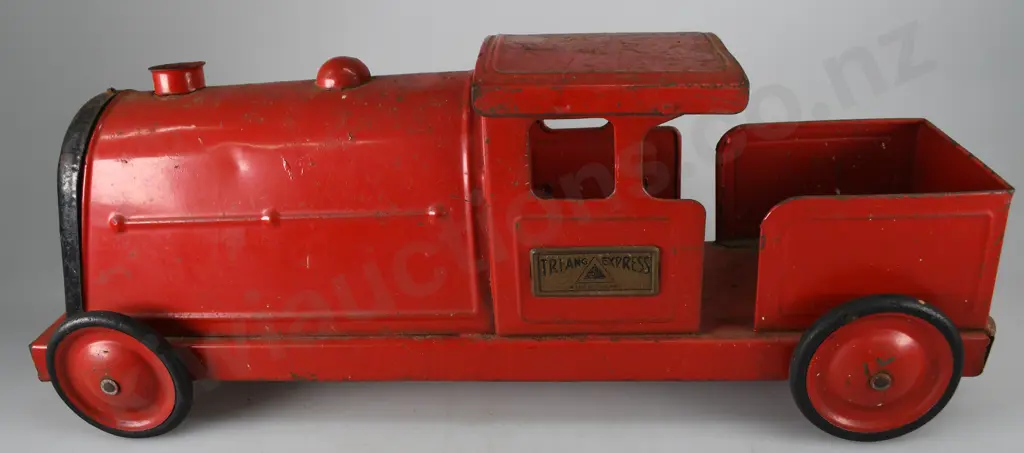 TRI-ANG EXPRESS LARGE TINPLATE LOCOMOTIVE Image 1++