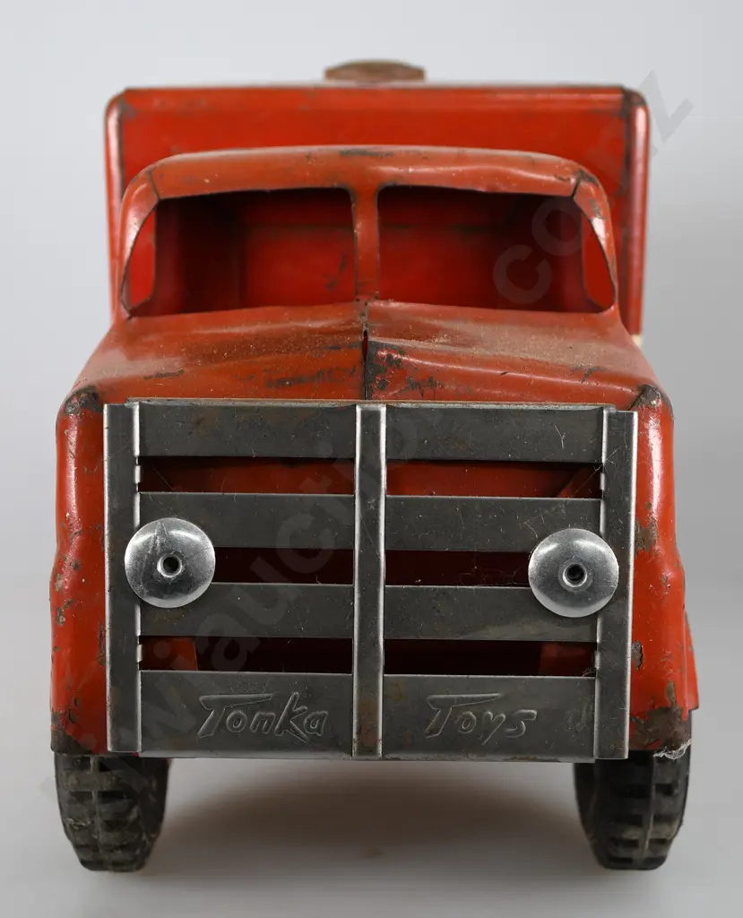 TRI-ANG AIRPORT CRASH TENDER TIN TRUCK Image 1++