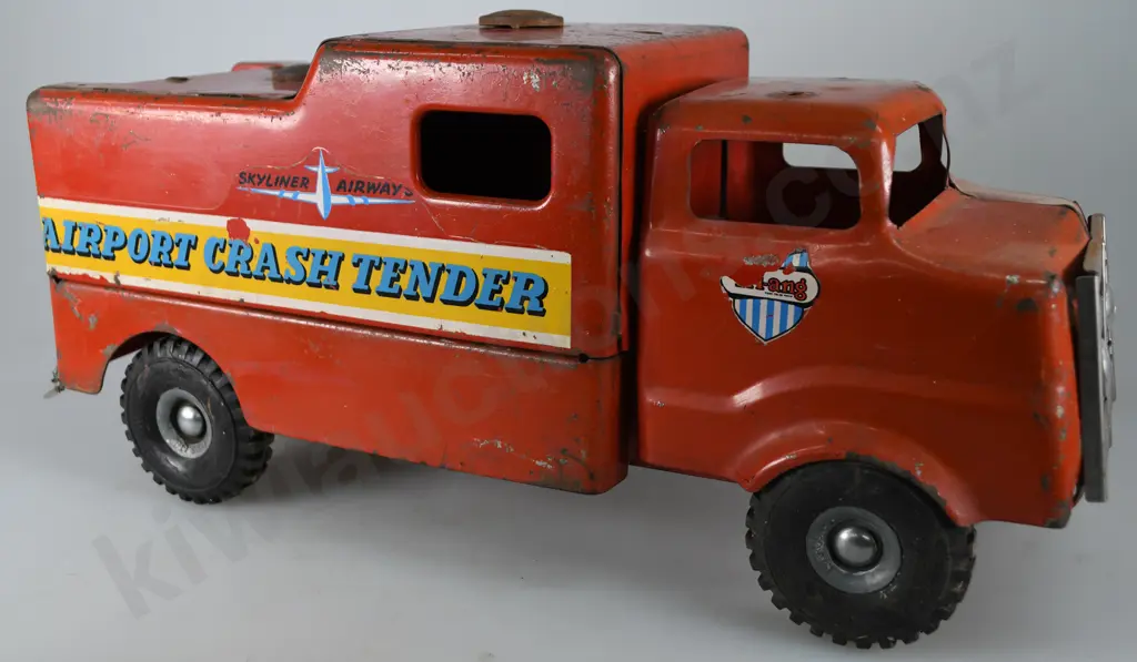 TRI-ANG AIRPORT CRASH TENDER TIN TRUCK Image 1++