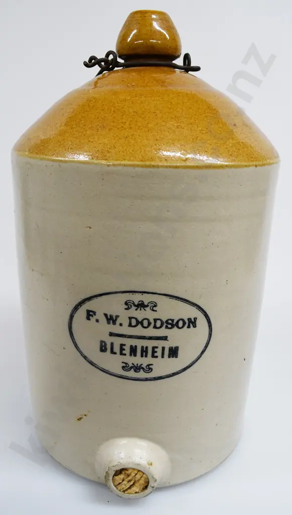 DODSON BLENHEIM STONE JAR Image 1++