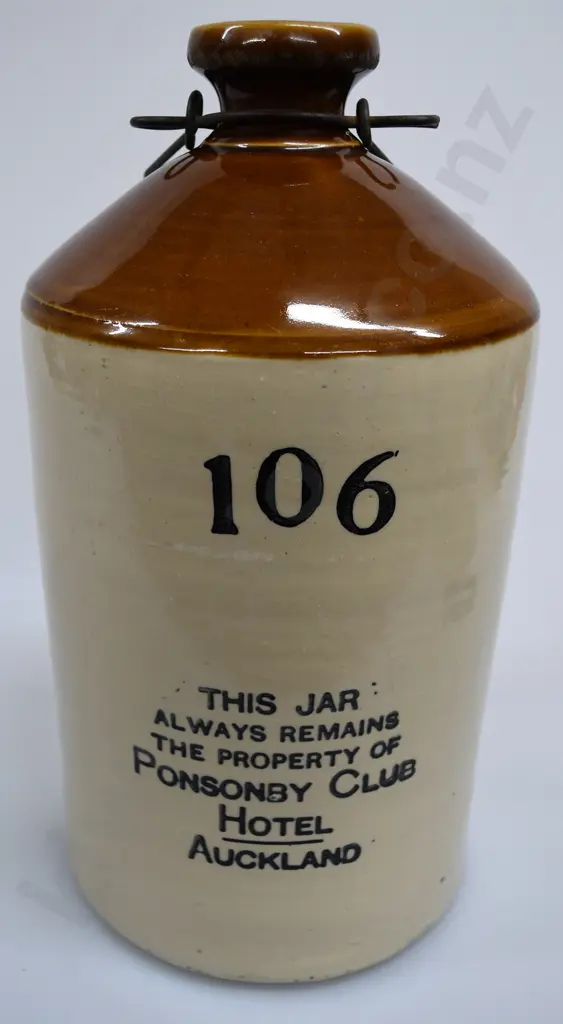 PONSONBY CLUB HOTEL STONE JAR Image 1++