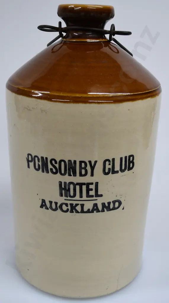 PONSONBY CLUB HOTEL STONE JAR Image 1++