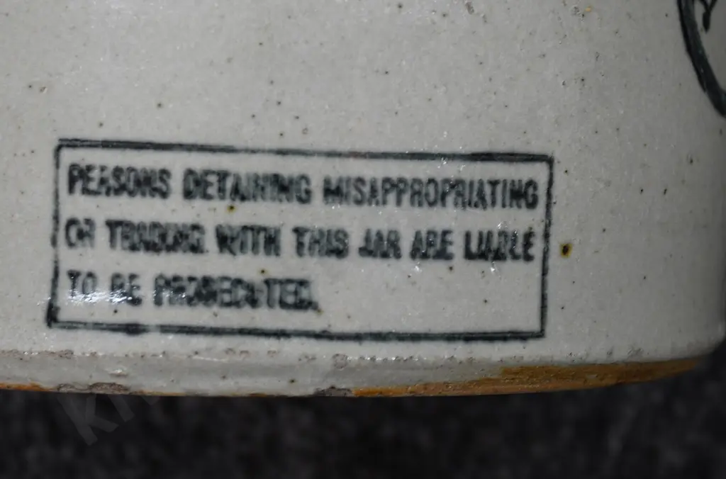 ALEXANDER KAIAPOI STONE JAR Image 1++