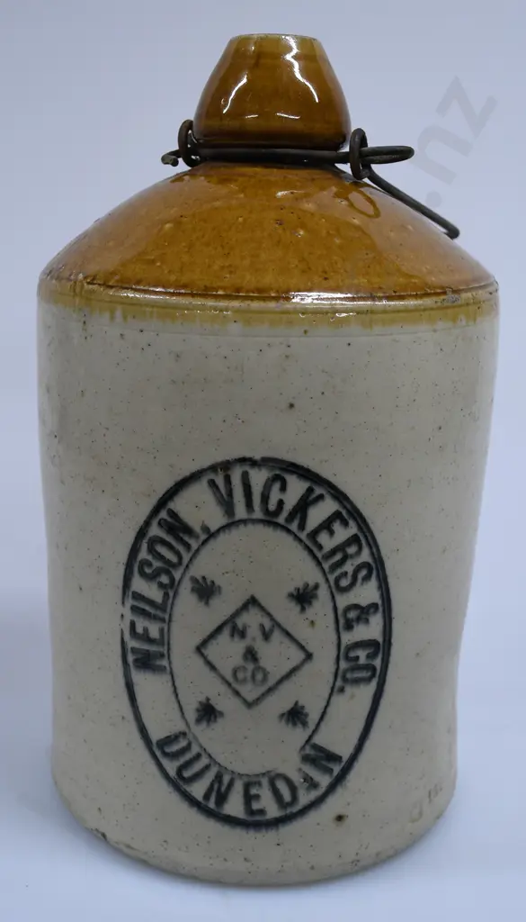 NEILSON VICKERS DUNEDIN STONE JAR Image 1++