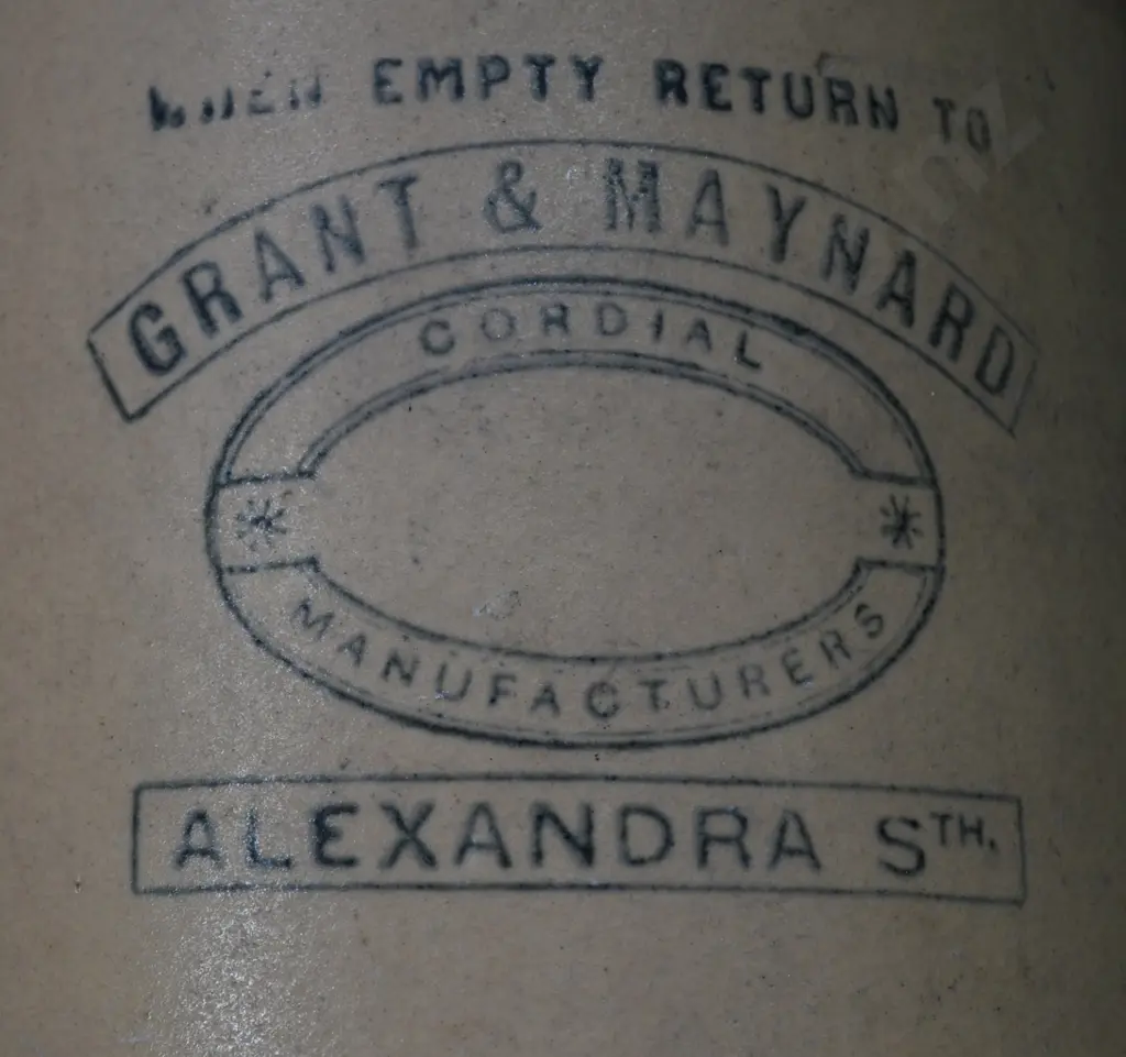 GRANT & MAYNARD ALEXANDRA STONE JAR Image 1++