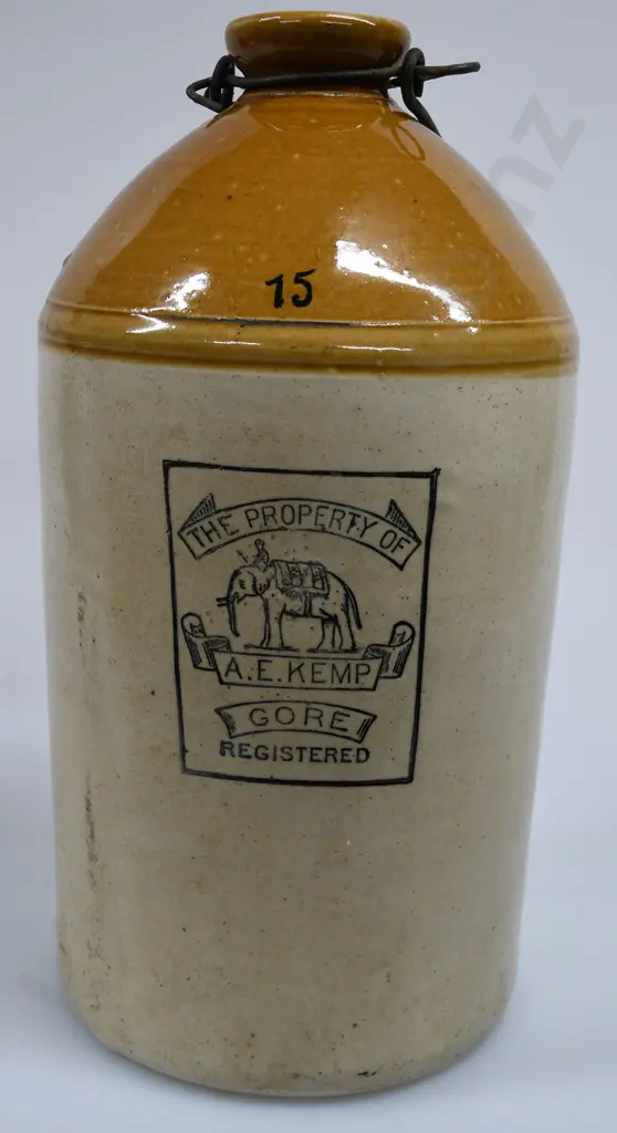 KEMP GORE STONE JAR Image 1++