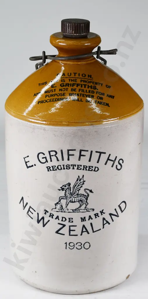 GRIFFITHS NEW ZEALAND STONE JAR Image 1++