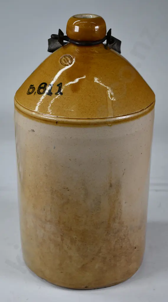 THOMSON LEWIS WELLINGTON STONE JAR Image 1++