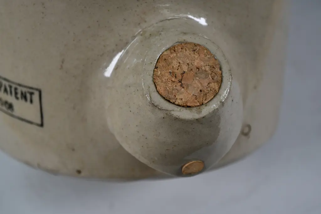 THOMSON LEWIS WELLINGTON STONE JAR Image 1++