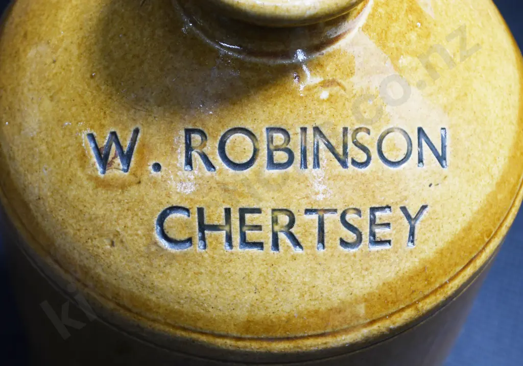 ROBINSON CHERTSEY STONE JAR Image 1++