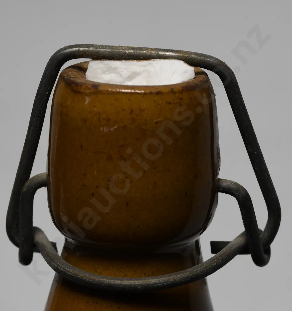 THOMSON LEWIS GINGER BEERS Image 1++