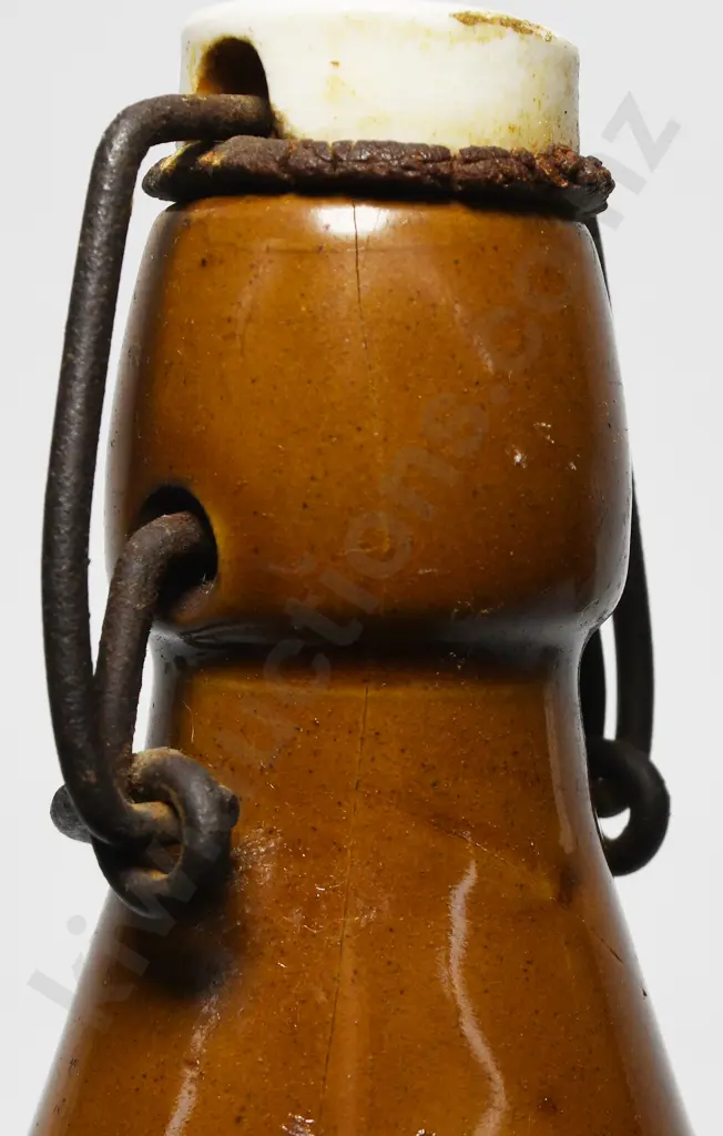 THOMSON LEWIS GINGER BEERS Image 1++
