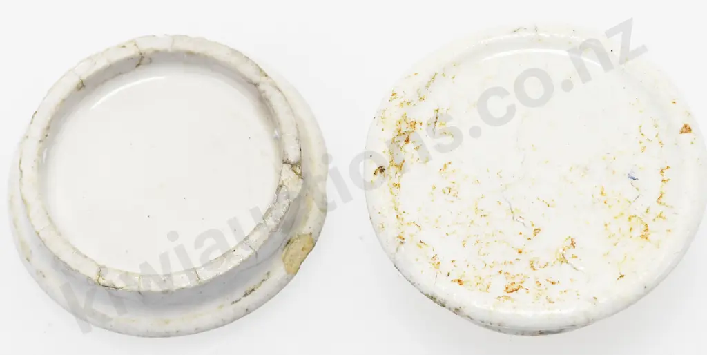 FREE SAMPLE QUEENS HEAD POT LID & BASE Image 1++