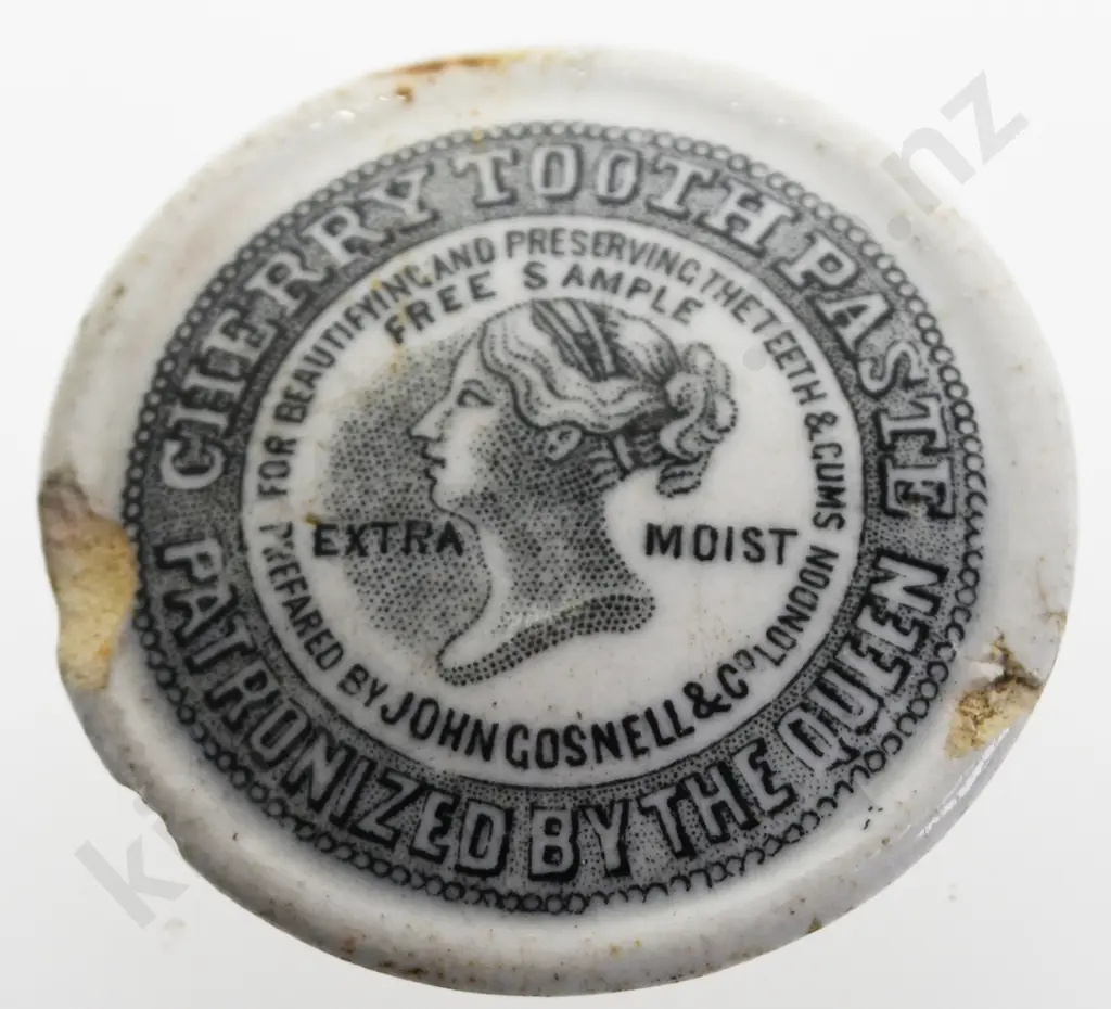 FREE SAMPLE QUEENS HEAD POT LID & BASE Image 1++