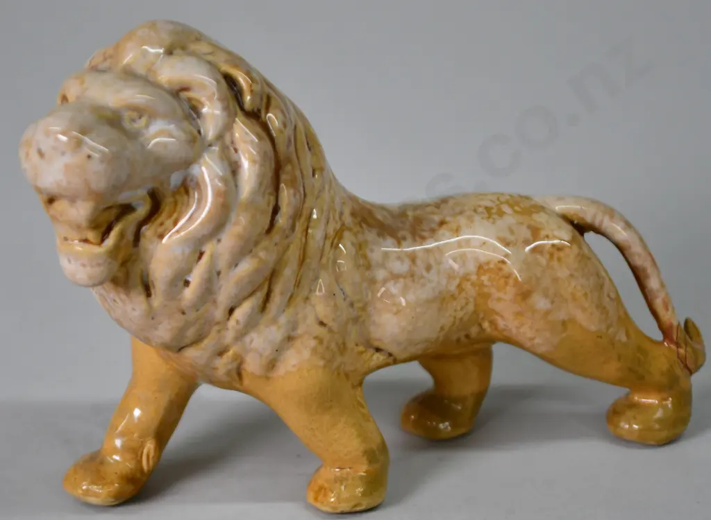CROWN LYNN TRICKLE GLAZED LIONS Image 1++