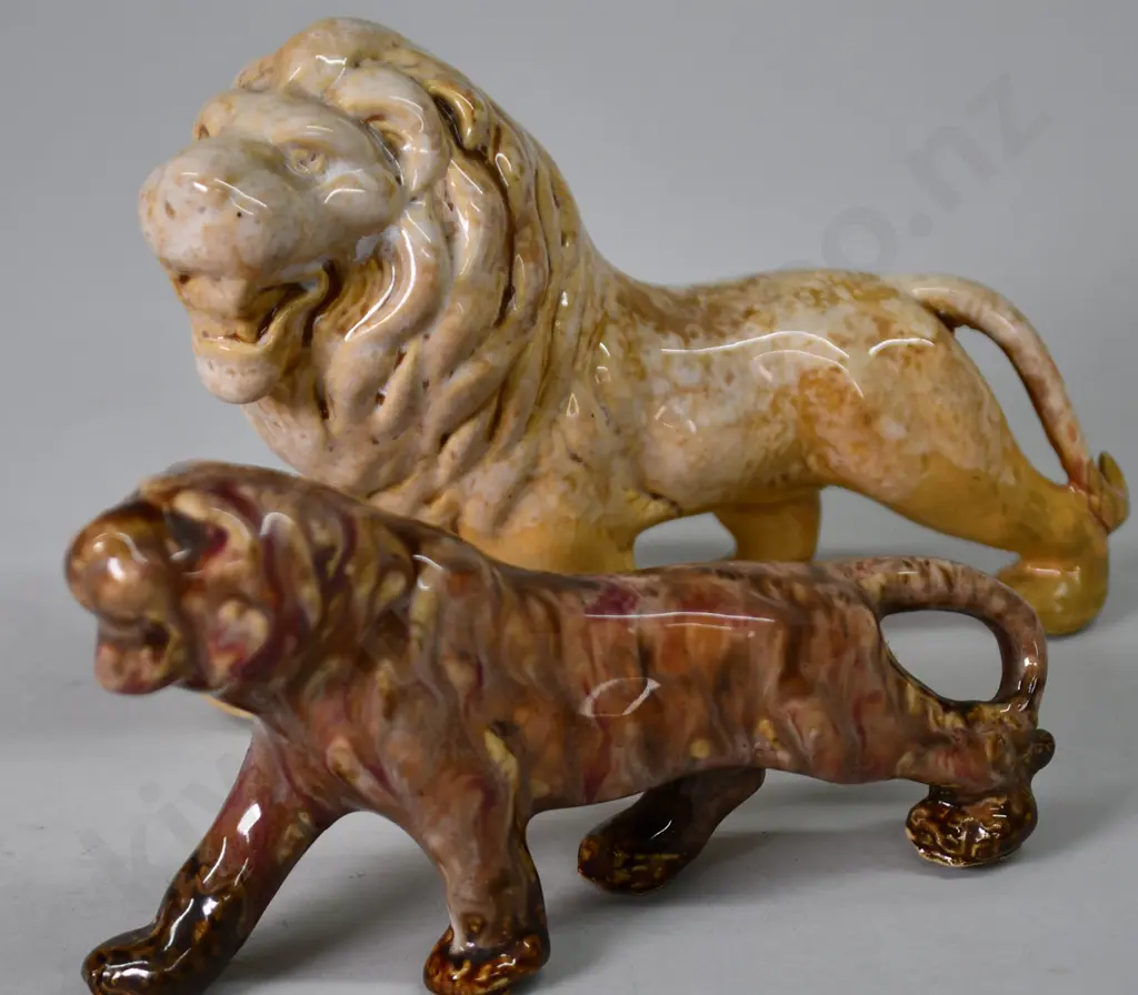 CROWN LYNN TRICKLE GLAZED LIONS Image 1++