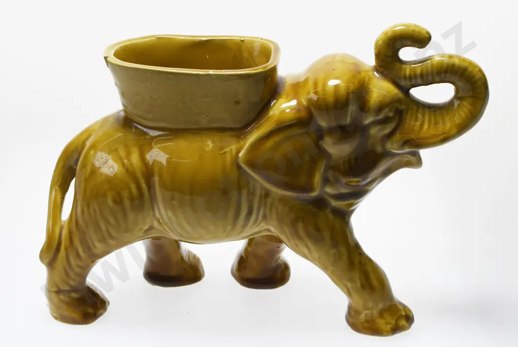 BENHAR ELEPHANT PLANTER Image 1++