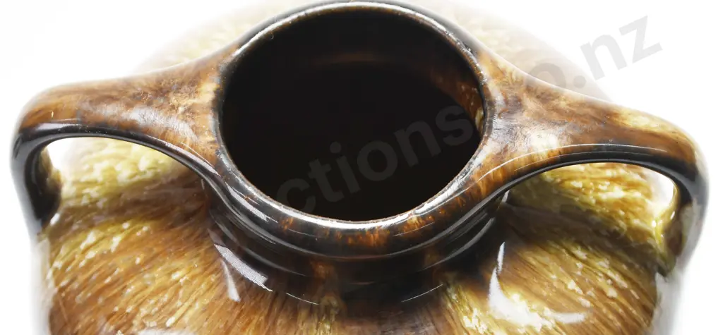 NZ POTTERIES VASE Image 1++