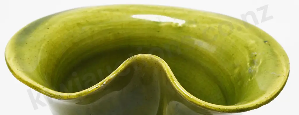 HUTSON GREEN GLAZED VASE Image 1++