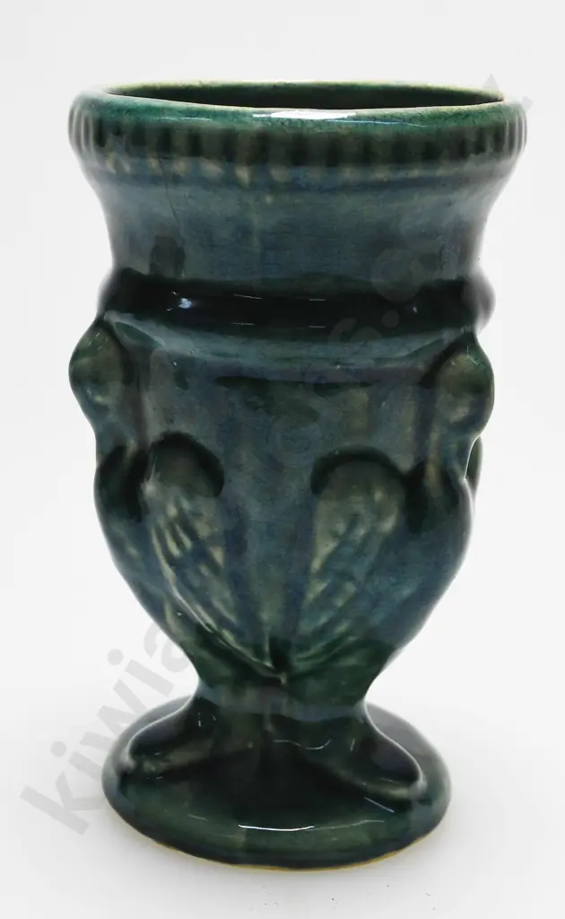 LUKE ADAMS VASE GRIFFIN VASE Image 1++