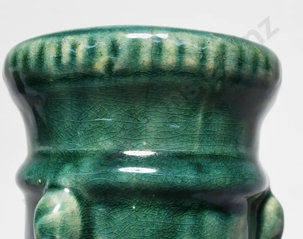 LUKE ADAMS VASE GRIFFIN VASE Image 1++
