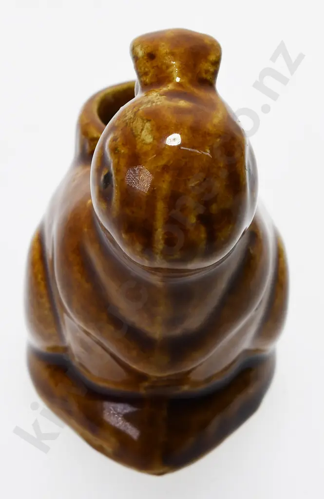 BENHAR RABBIT VASE Image 1++