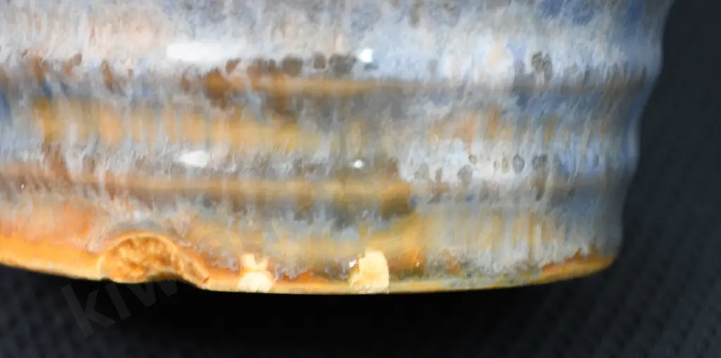 CROWN LYNN VASE NUMBER 85 Image 1++