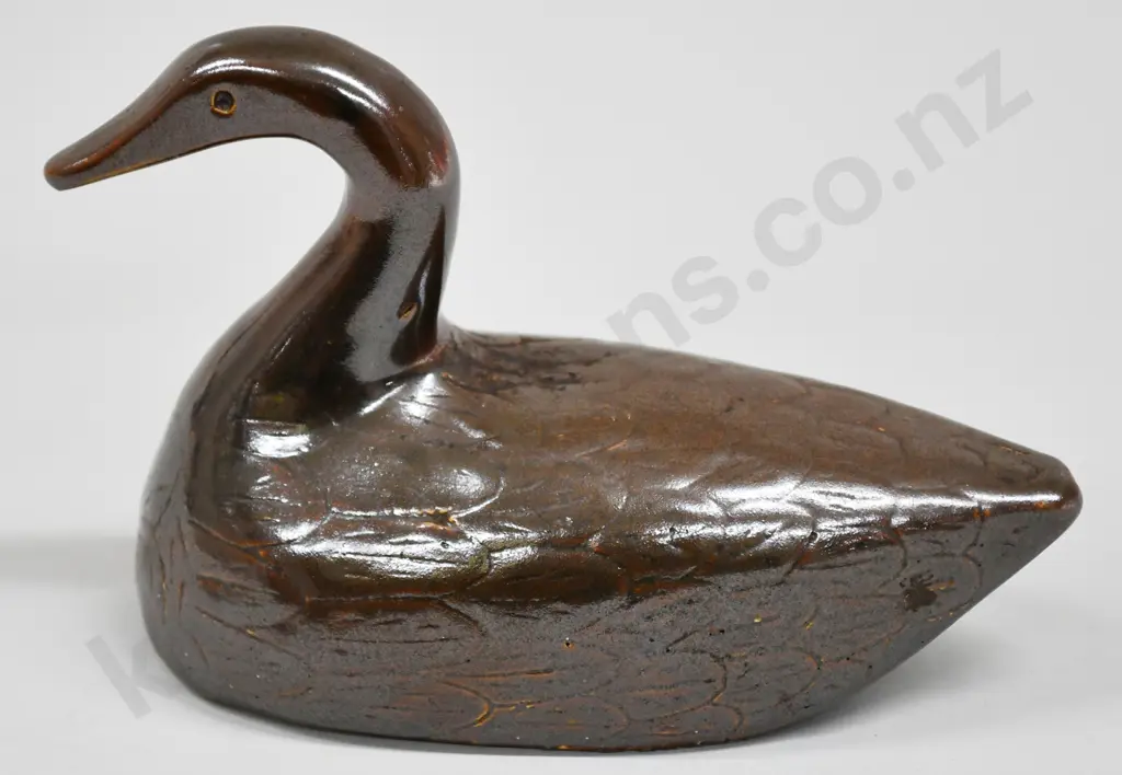 BENHAR POTTERY DUCK Image 1++