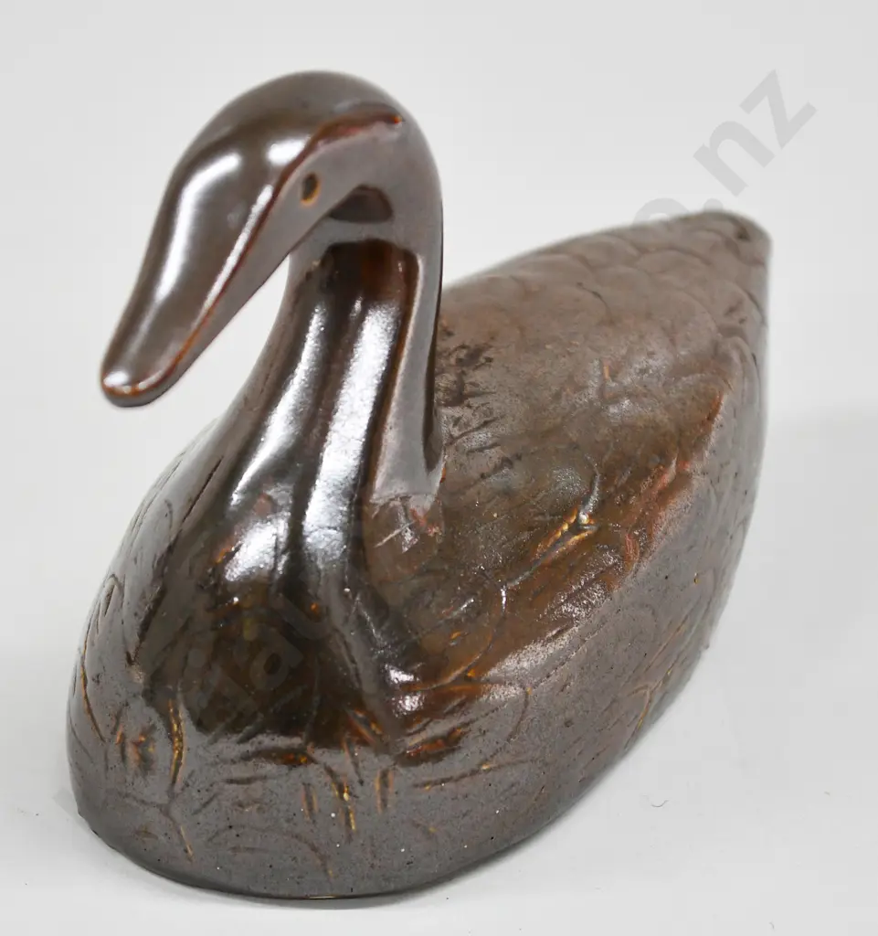 BENHAR POTTERY DUCK Image 1++