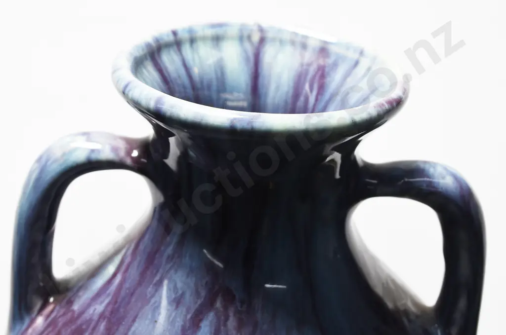 CROWN LYN  TRICKLE GLAZE VASE 90 Image 1++