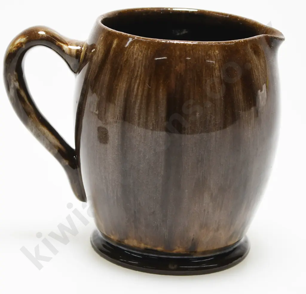 AMALGAMATED POTTERIES JUG Image 1++