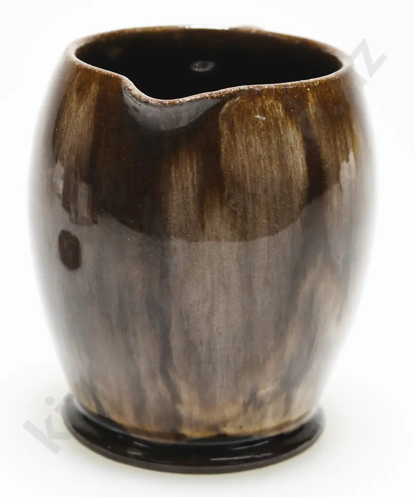 AMALGAMATED POTTERIES JUG Image 1++